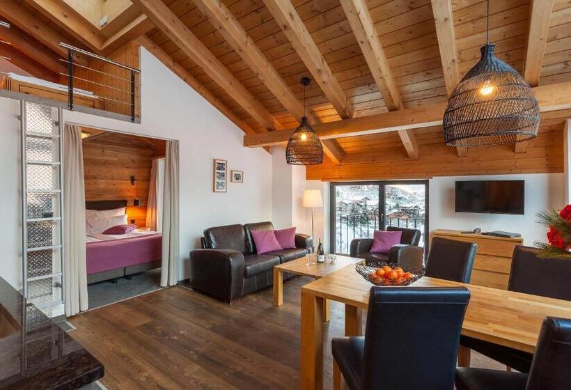 Quarto Superior, 22 Summits Apartments