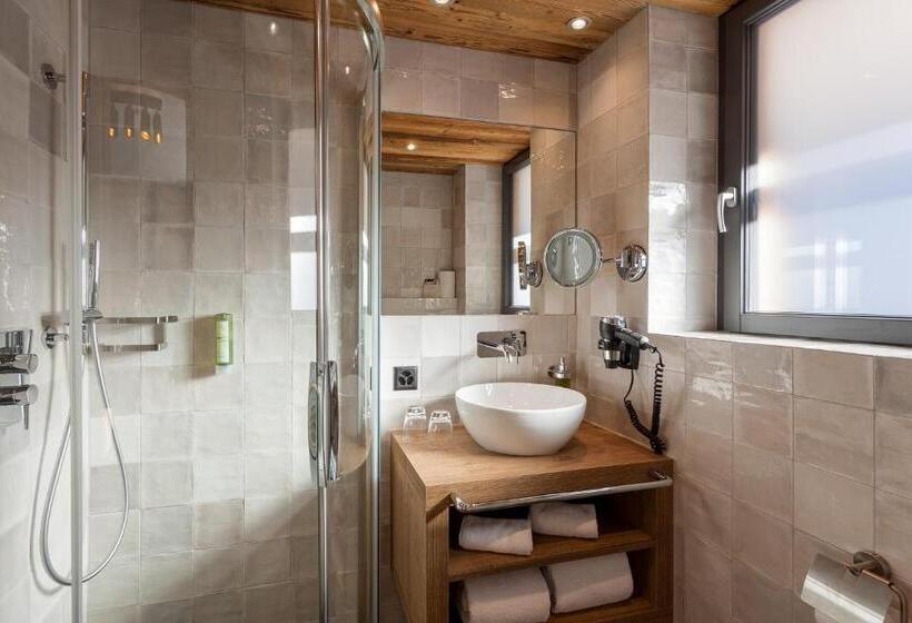 Chambre Quadruple Supérieure, 22 Summits Apartments