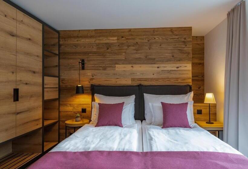 Chambre Quadruple Supérieure, 22 Summits Apartments