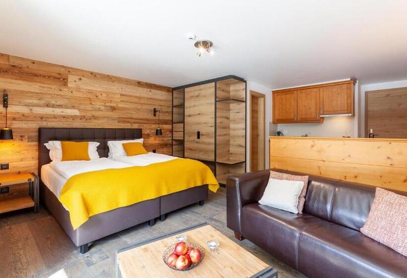 Studio Standard, 22 Summits Apartments