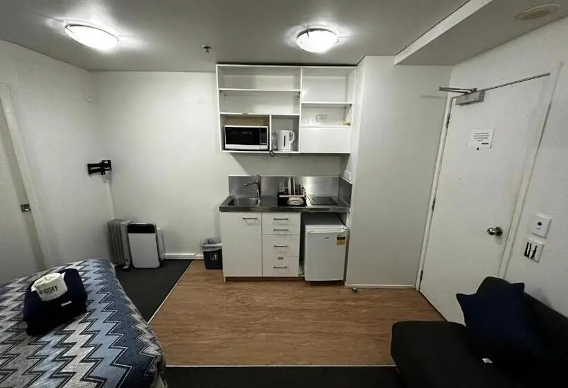 استودیوی استاندارد, Columbia Apartments