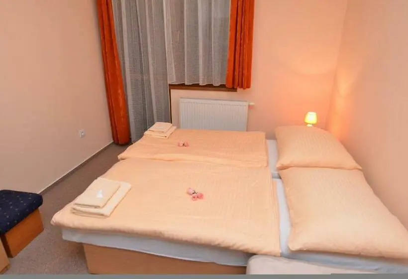 آپارتمان 2 خوابه با بالکن, Apartmany Broma