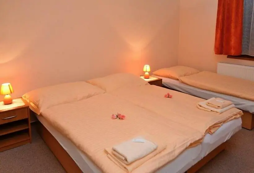 آپارتمان 2 خوابه با بالکن, Apartmany Broma