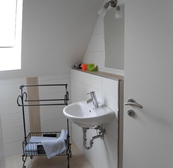 Monolocale Standard, Baumeisterhaus