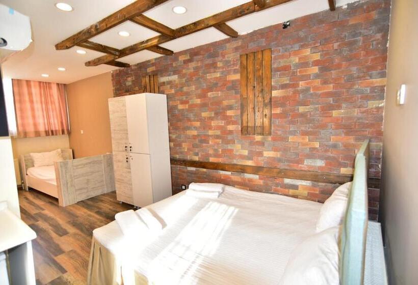 اتاق خانوادگی, Han