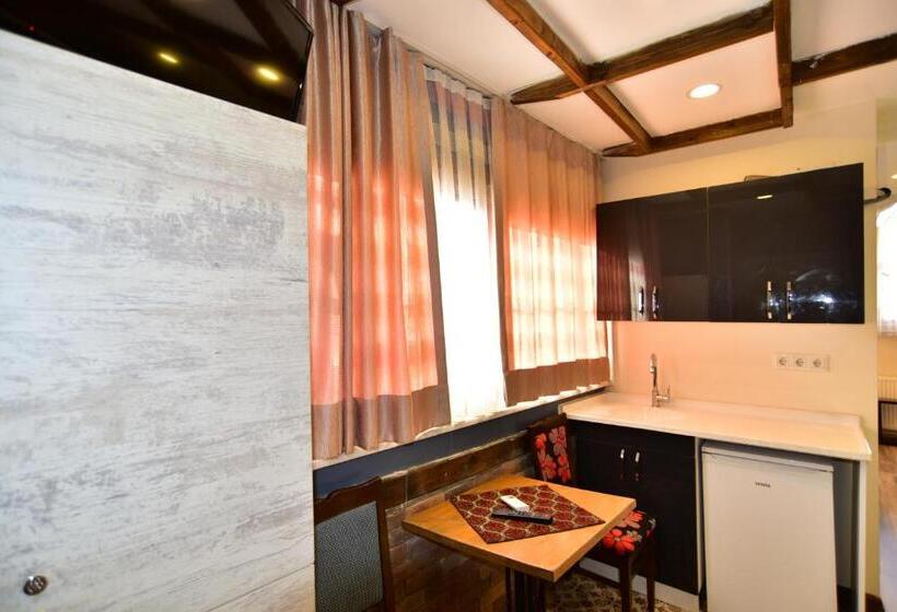 اتاق خانوادگی, Han