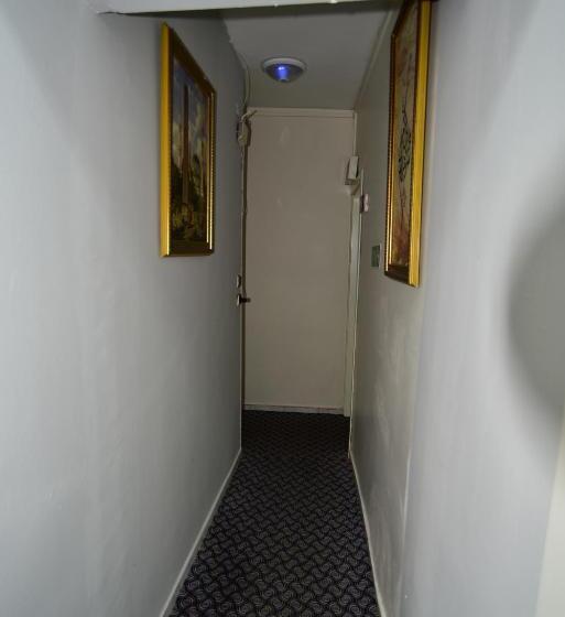 اتاق استاندارد یک نفره, Han