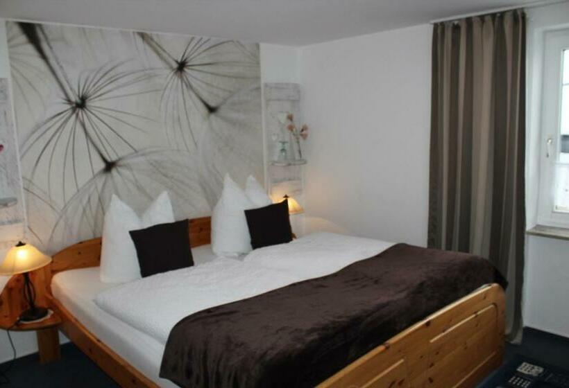 Номер Стандарт, Hildfelder Stübchen