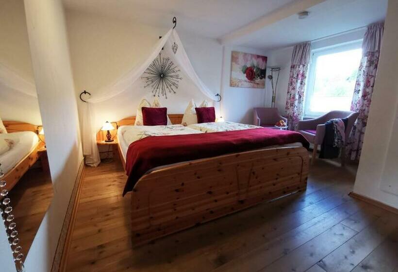 Номер Стандарт, Hildfelder Stübchen