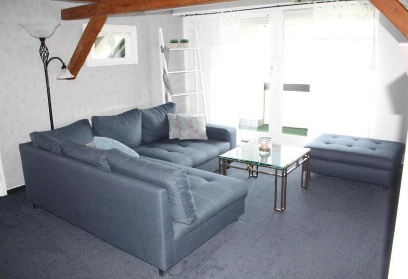 Номер Стандарт с Балконом, Hildfelder Stübchen