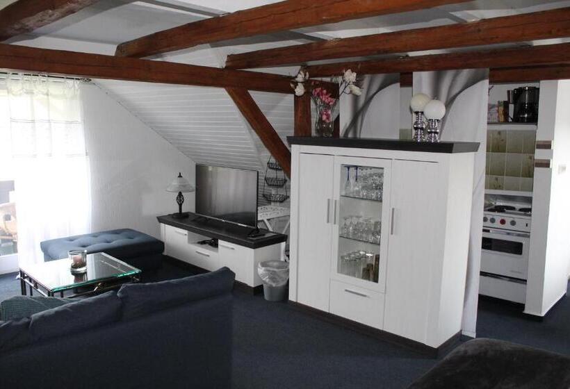 Номер Стандарт с Балконом, Hildfelder Stübchen