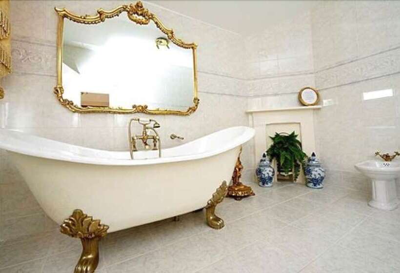 高级大房间, Munstone House