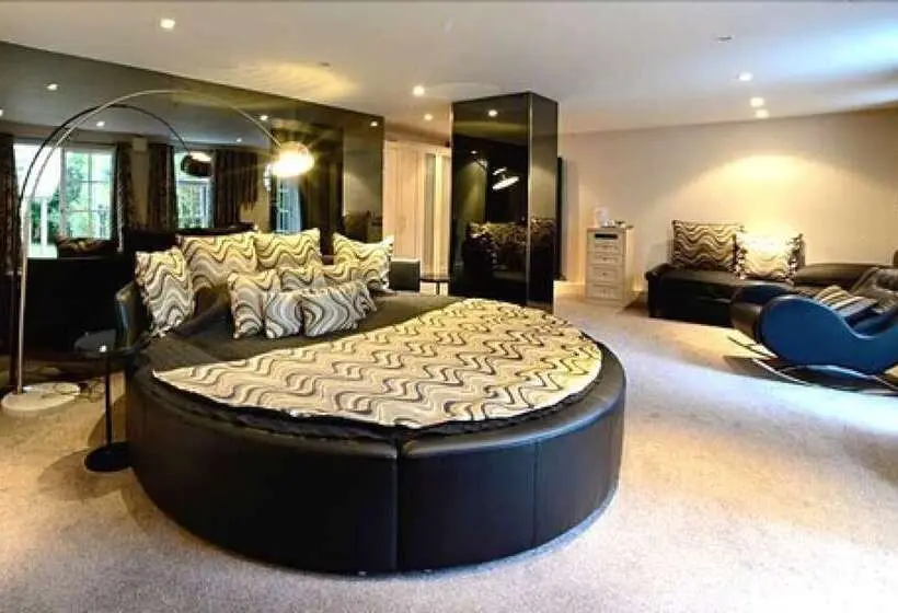 Superior-huone, Munstone House