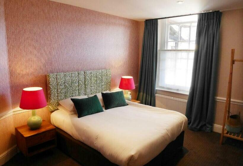 غرفة قياسية, The Fleece