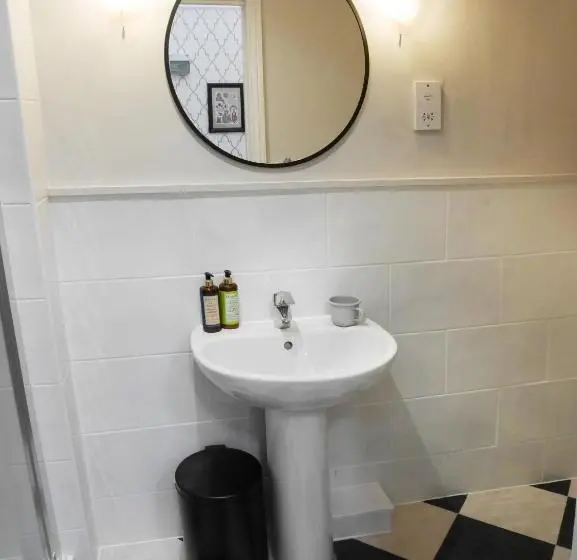 Basic-huone, The Fleece