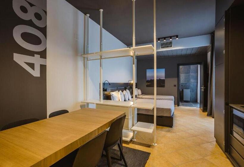 إستوديو قياسى, Residence 9 Line