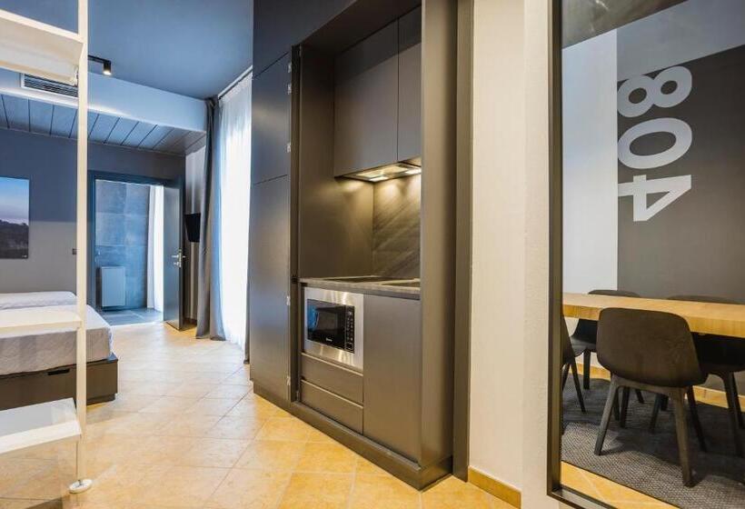 إستوديو قياسى, Residence 9 Line