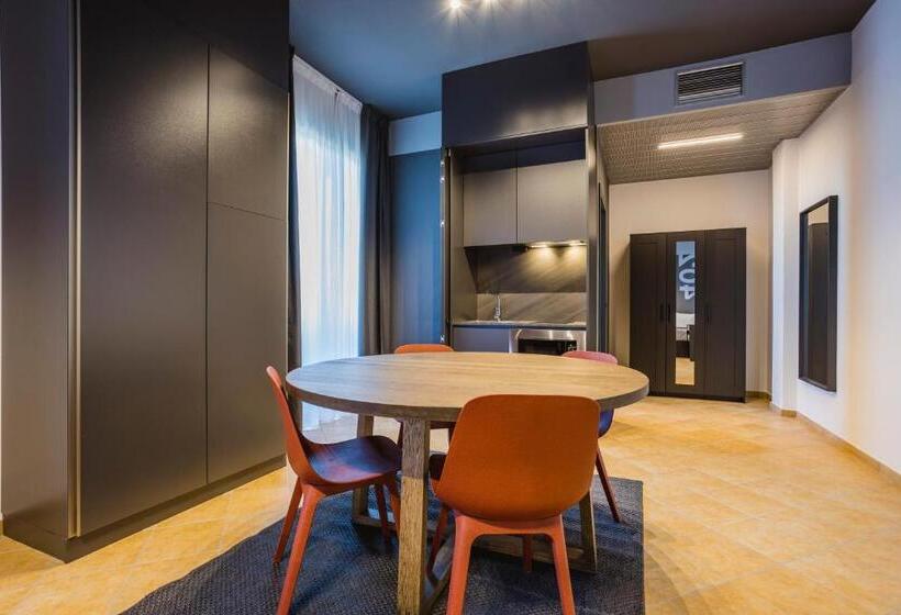 إستوديو قياسى, Residence 9 Line