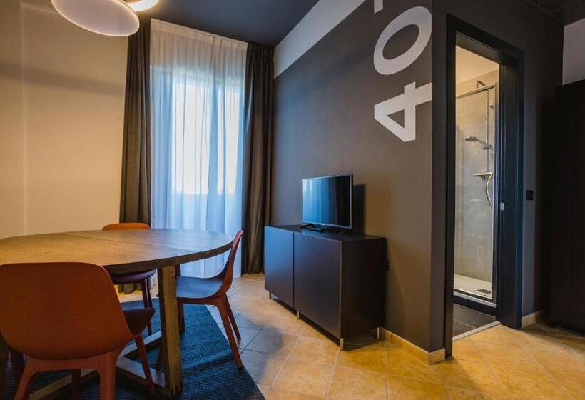 شقة غرفة واحدة, Residence 9 Line