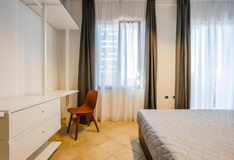 شقة غرفة واحدة, Residence 9 Line