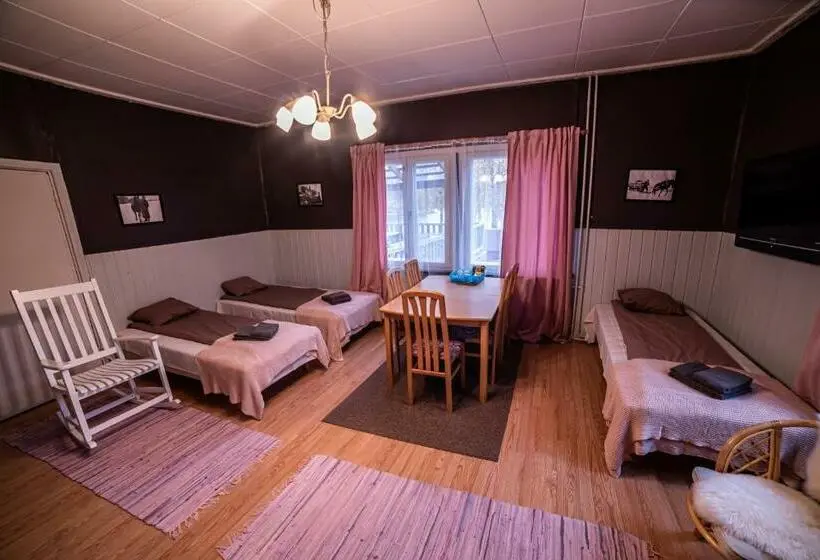 バスルーム共同エコノミー4人部屋, Arctic Guesthouse & Igloos