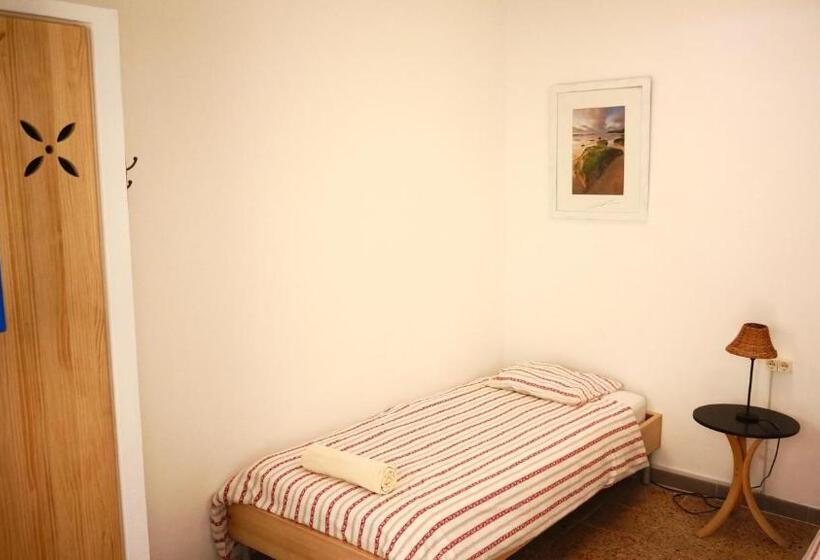 공동 객실, Sol Y Mar Surf Camp