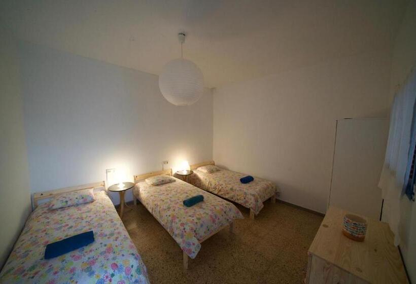 공용 욕실 구비 공동 객실 내의 침대, Sol Y Mar Surf Camp