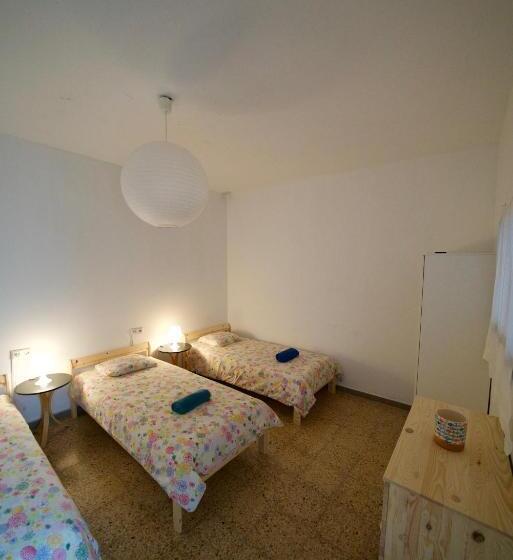 공용 욕실 구비 공동 객실 내의 침대, Sol Y Mar Surf Camp