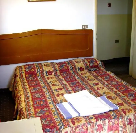 اتاق استاندارد یک نفره, Valentine Inn