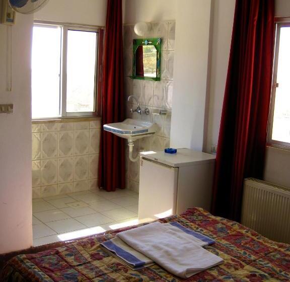 اتاق استاندارد یک نفره, Valentine Inn