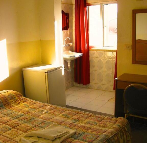 اتاق استاندارد یک نفره, Valentine Inn