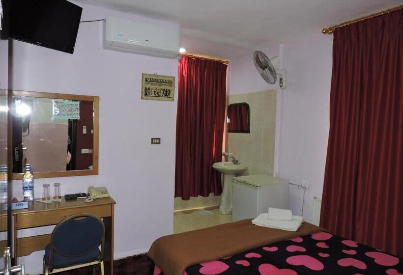 اتاق استاندارد یک نفره, Valentine Inn