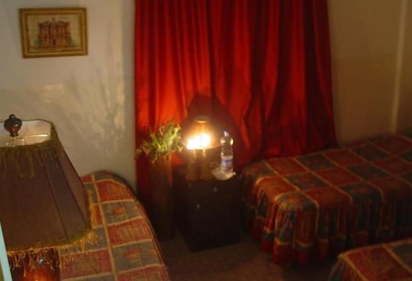 اتاق استاندارد سه نفره, Valentine Inn