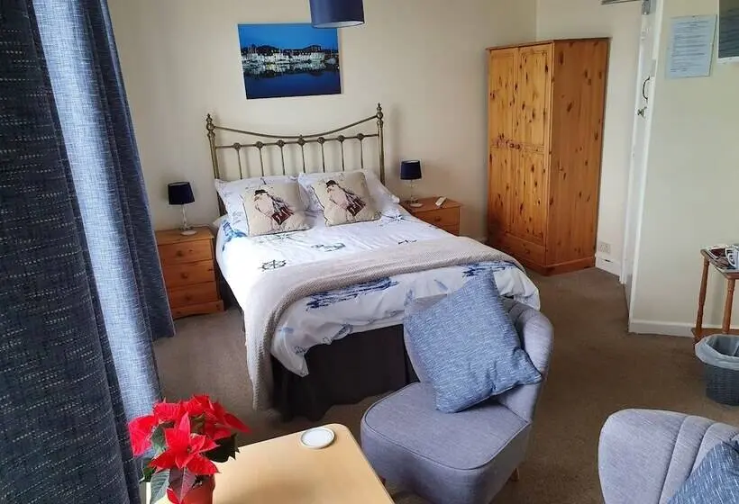 オーシャンビュースタンダードルーム, Lyndale Guest House