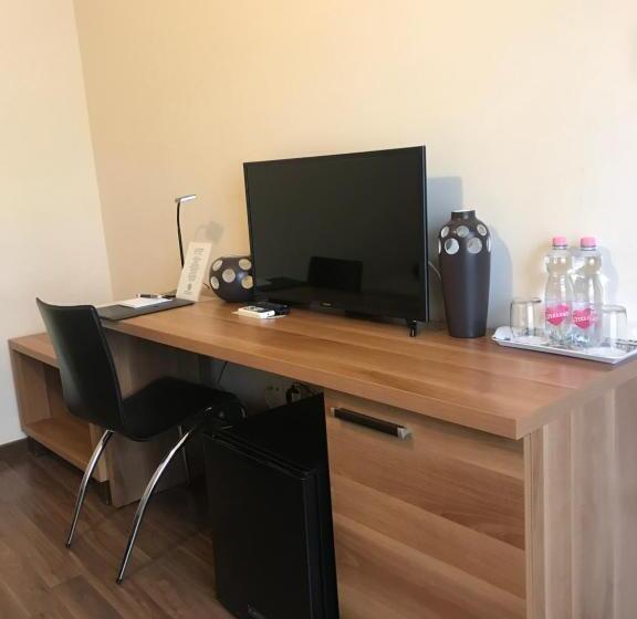 غرفة قياسية, Centrum Panzió