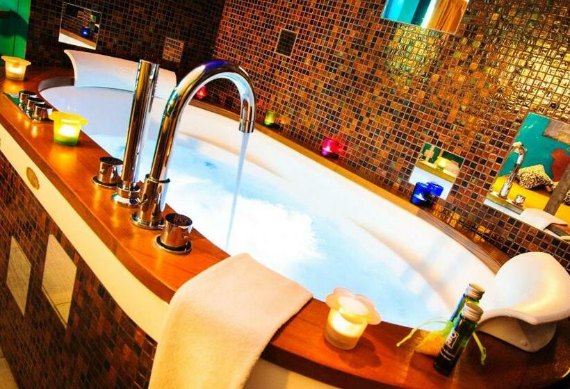 غرفة قياسية مزوَّدة بجاكوزي, Ille Roif Resort&spa