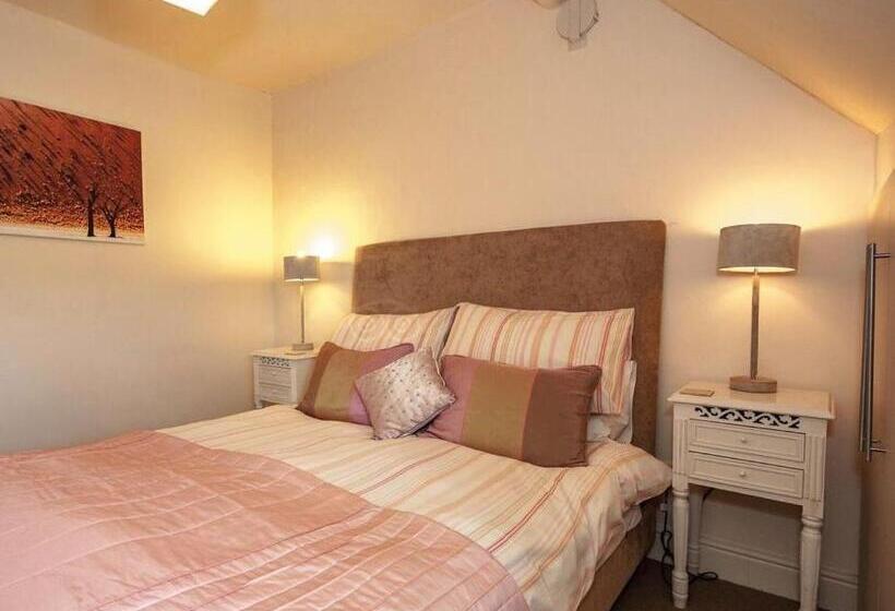 اتاق لوکس خانوادگی, Bagshaw Hall