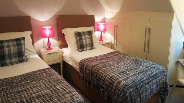 اتاق لوکس خانوادگی, Bagshaw Hall