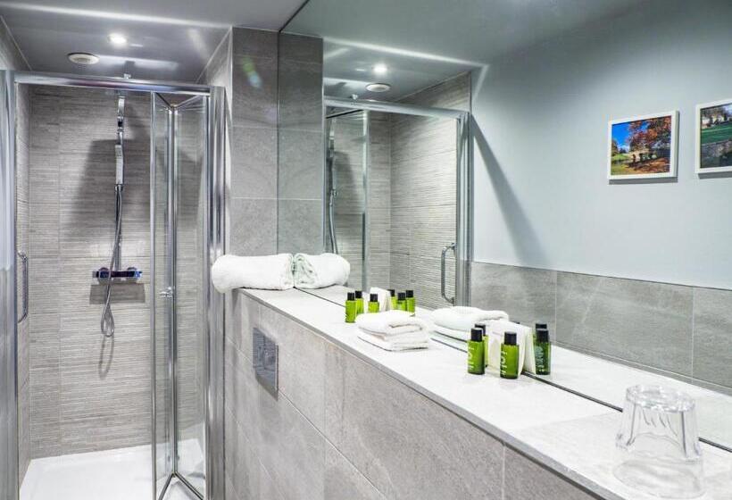 سوئیت 2 خوابه, Bagshaw Hall