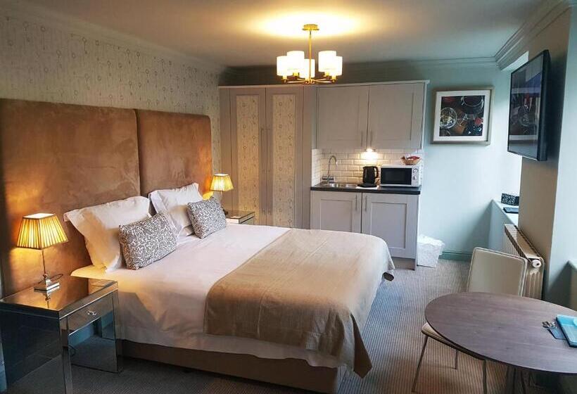 سوئیت 2 خوابه, Bagshaw Hall