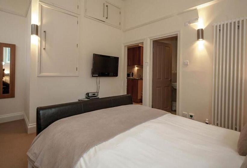 اتاق سوپریور خانوادگی, Bagshaw Hall