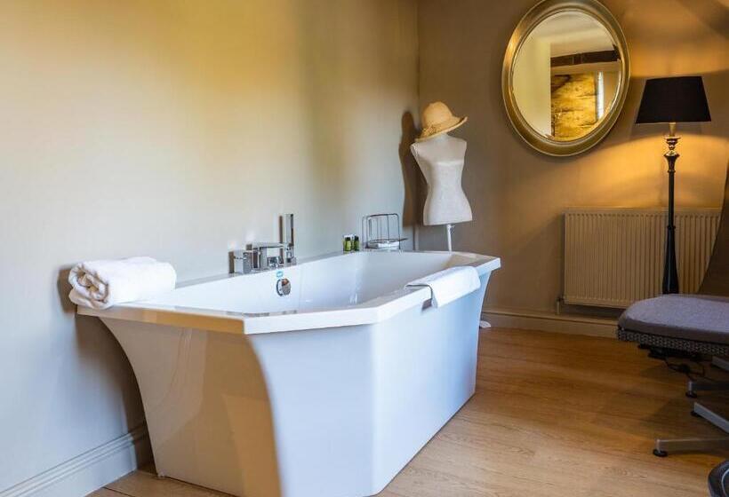 اتاق لوکس, Bagshaw Hall