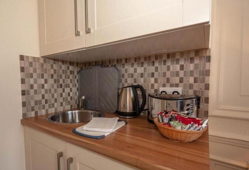 اتاق سوپریور, Bagshaw Hall