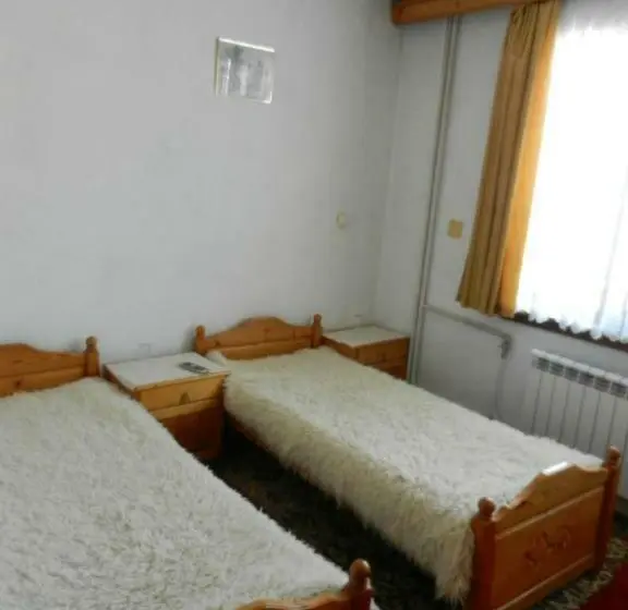 اتاق استاندارد سه نفره, Damianka Guest House