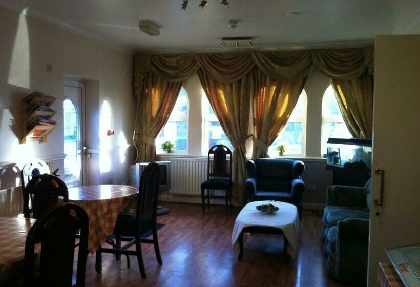 Номер Стандарт, Hillingdon Lodge