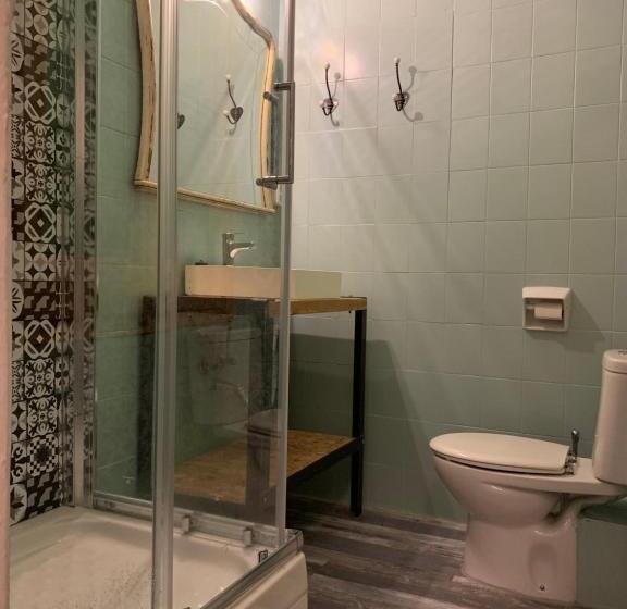 اتاق استاندارد یک نفره, Hostal Portugal