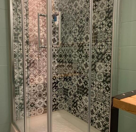 اتاق استاندارد یک نفره, Hostal Portugal