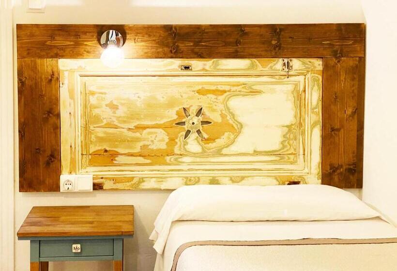 اتاق استاندارد سه نفره, Hostal Portugal