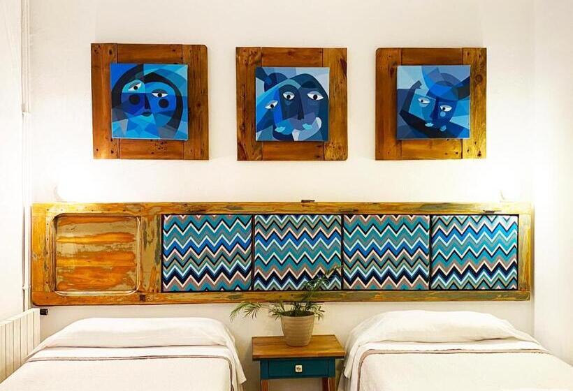 اتاق استاندارد سه نفره, Hostal Portugal