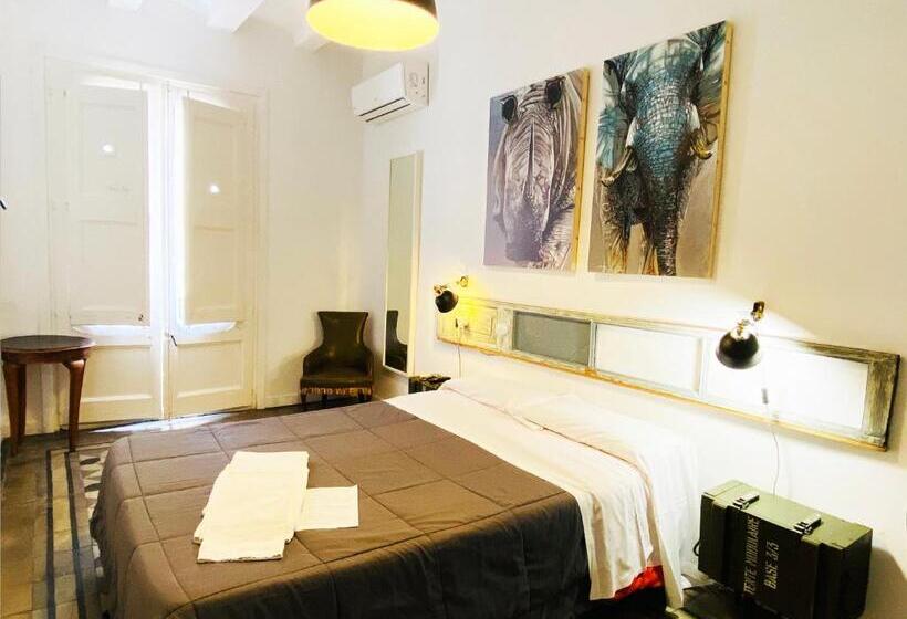 اتاق استاندارد با سرویس بهداشتی مشترک, Hostal Portugal